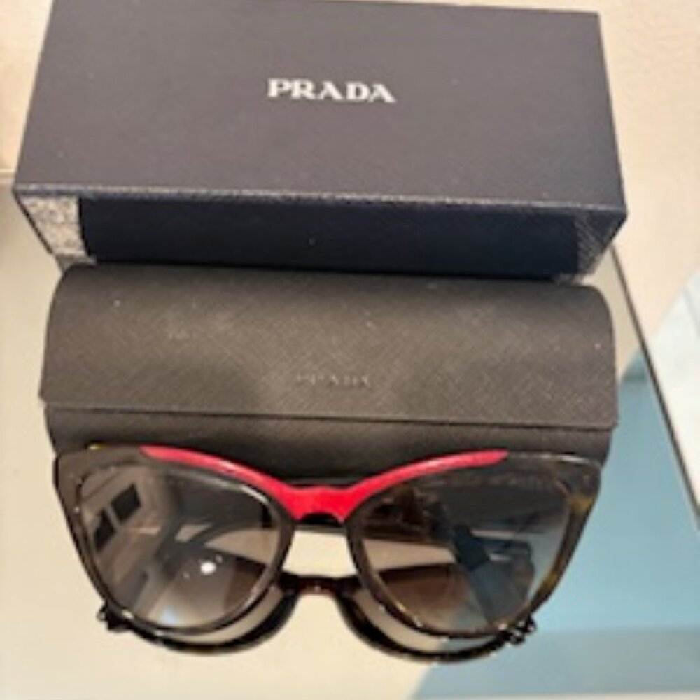 EUC Prada PR 01V CATWALK Sunglasses - Picture 5 of 5